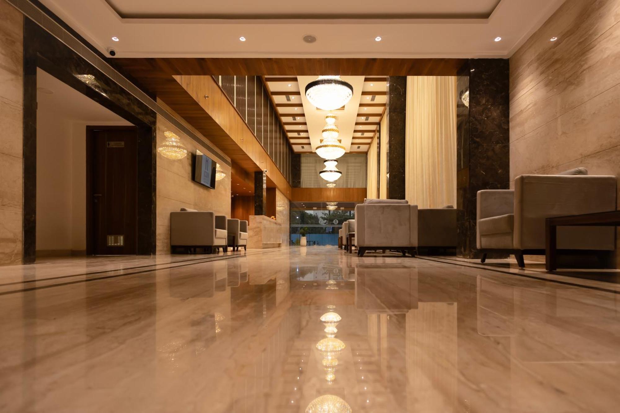 העיר בנגלור Icon Grand Hotel By Bhagini מראה חיצוני תמונה