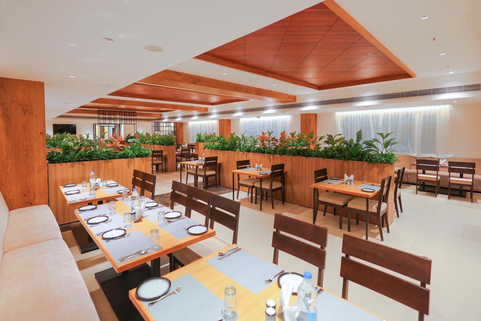 העיר בנגלור Icon Grand Hotel By Bhagini מראה חיצוני תמונה