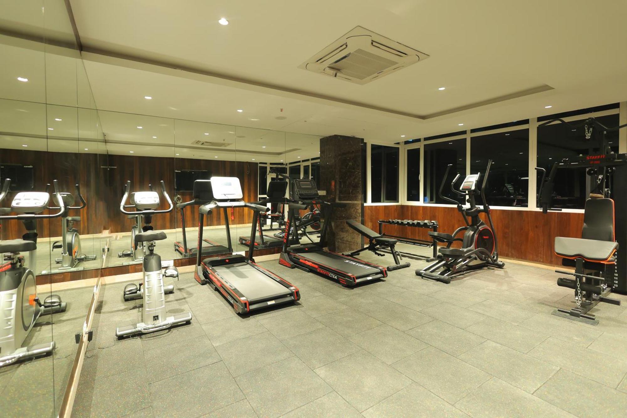 העיר בנגלור Icon Grand Hotel By Bhagini מראה חיצוני תמונה