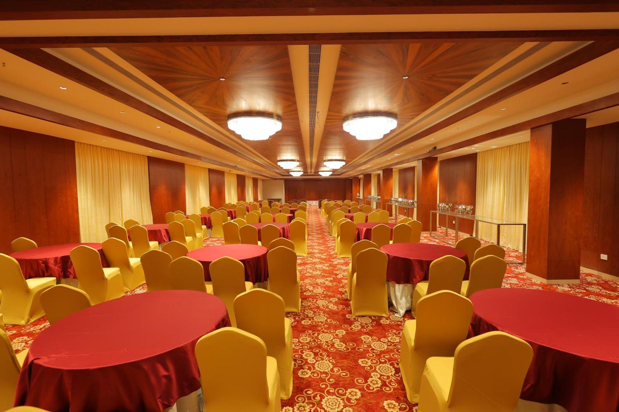 העיר בנגלור Icon Grand Hotel By Bhagini מראה חיצוני תמונה