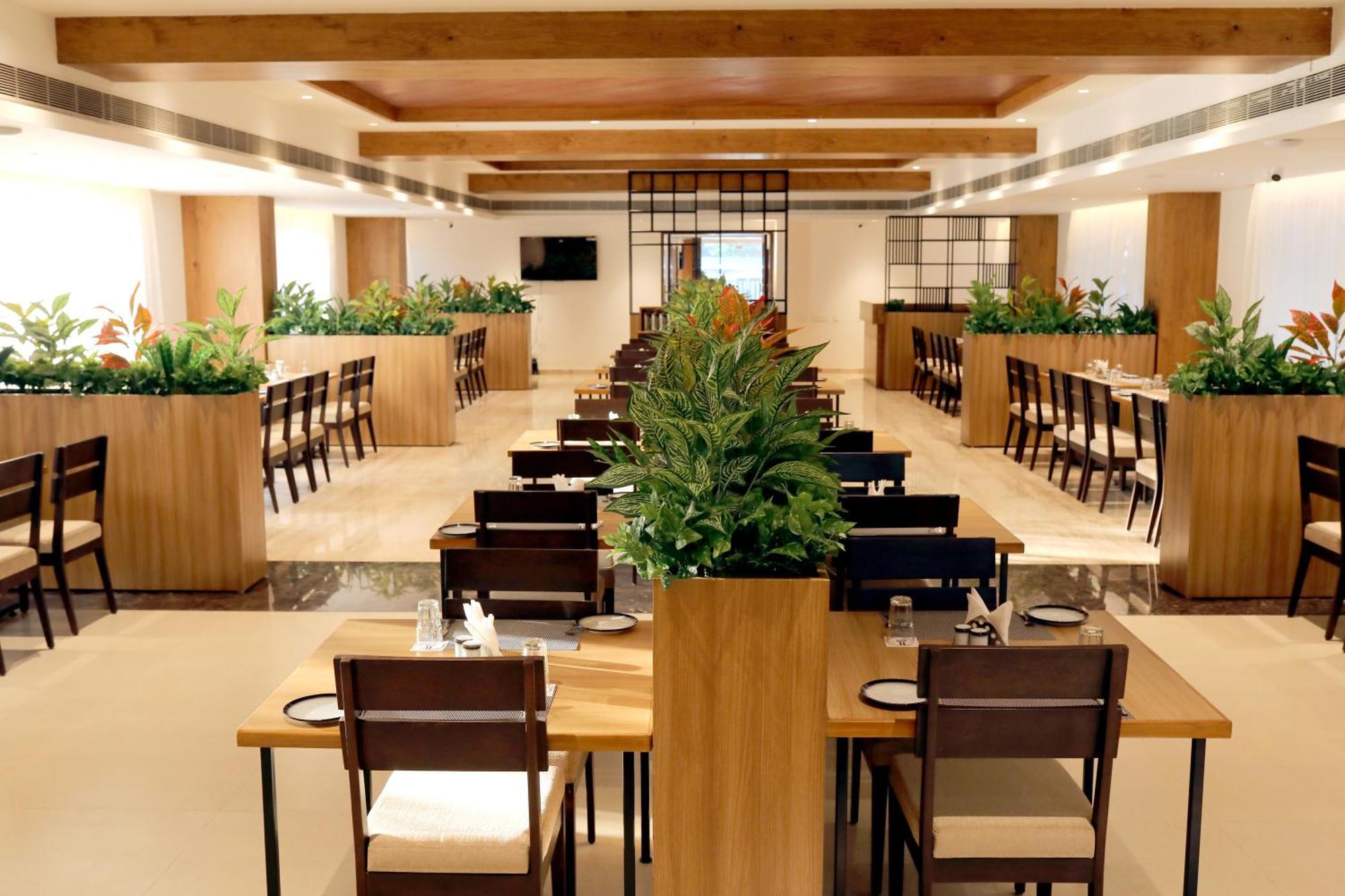 העיר בנגלור Icon Grand Hotel By Bhagini מראה חיצוני תמונה
