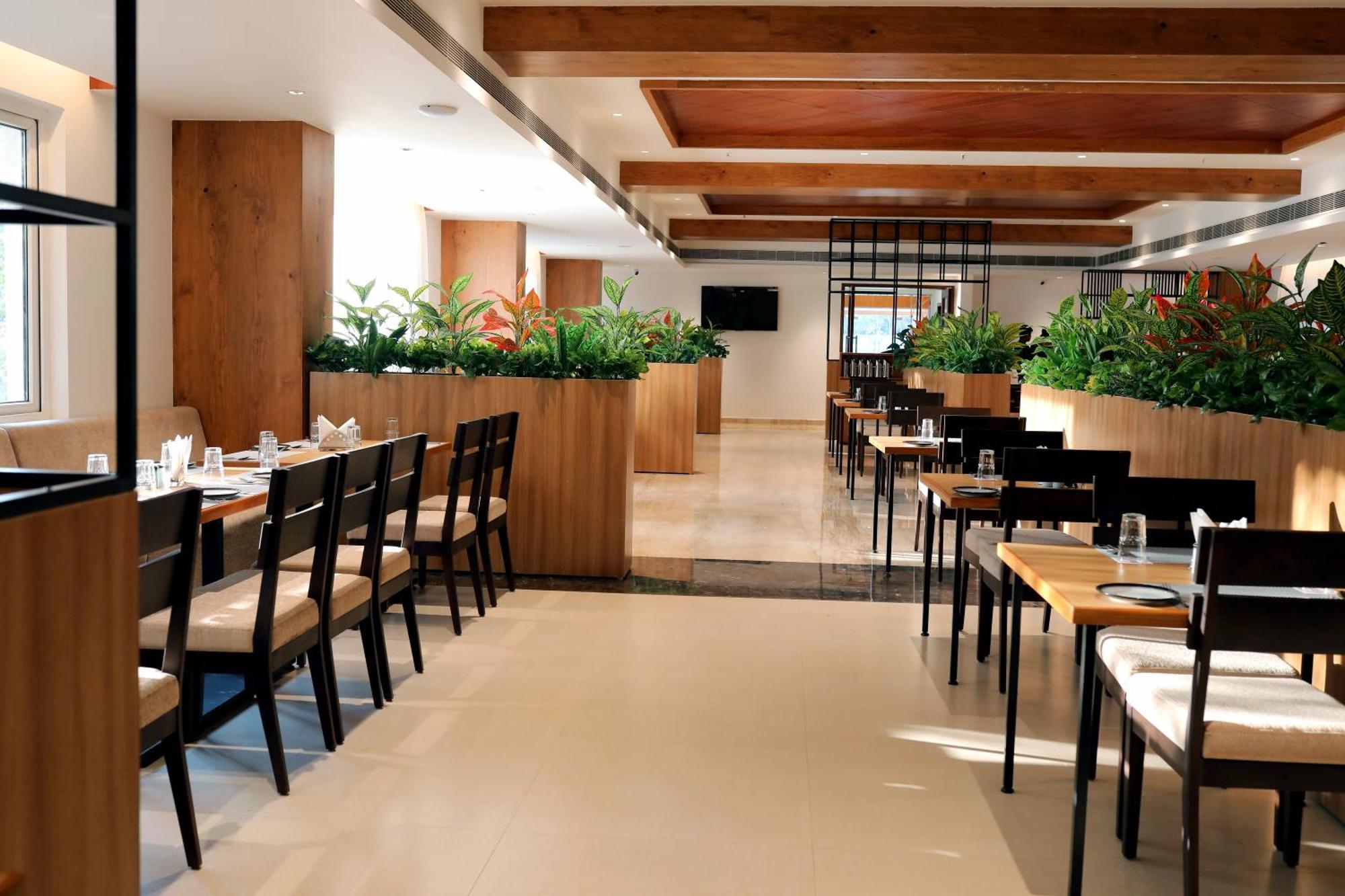 העיר בנגלור Icon Grand Hotel By Bhagini מראה חיצוני תמונה