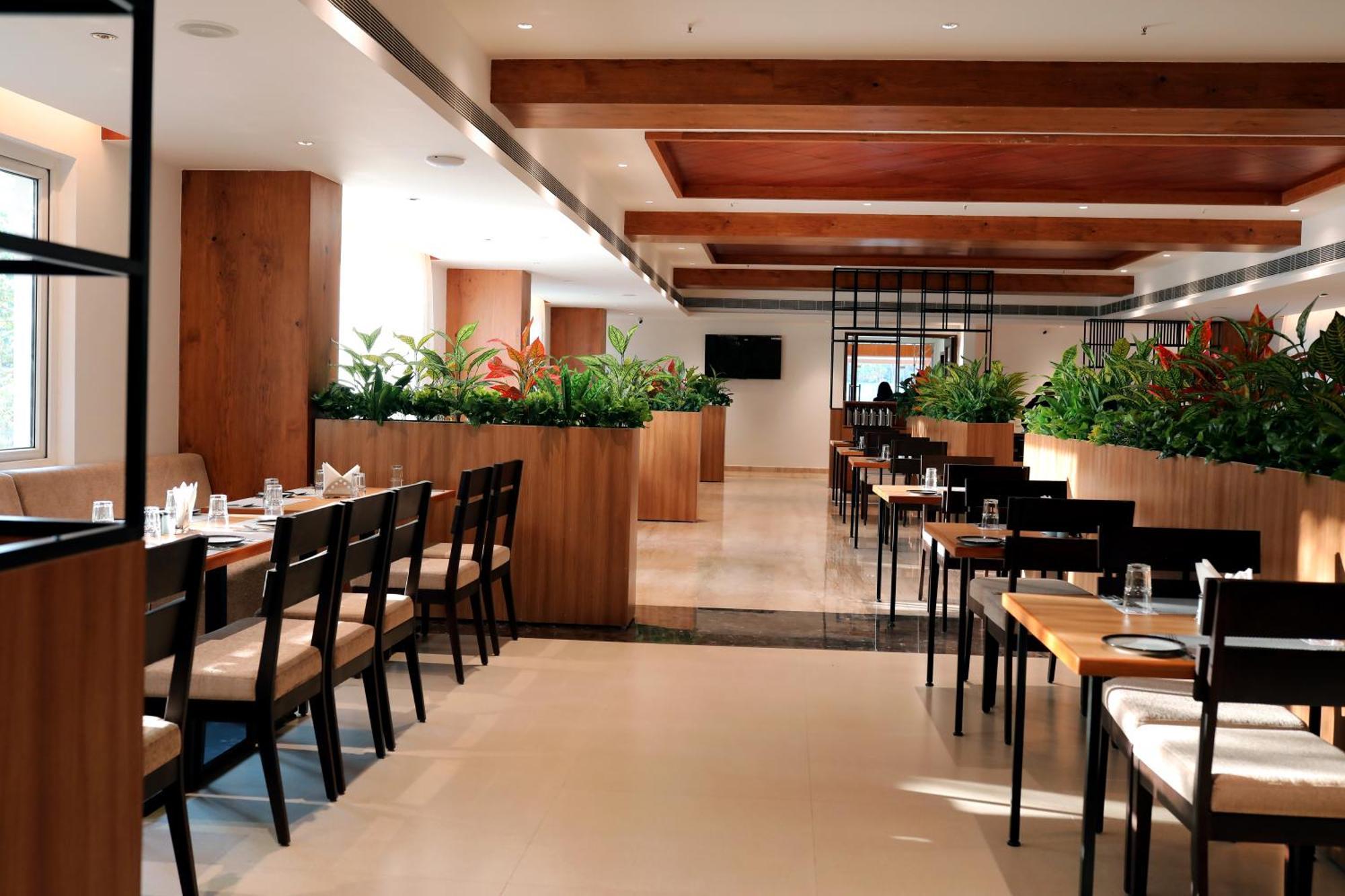 העיר בנגלור Icon Grand Hotel By Bhagini מראה חיצוני תמונה