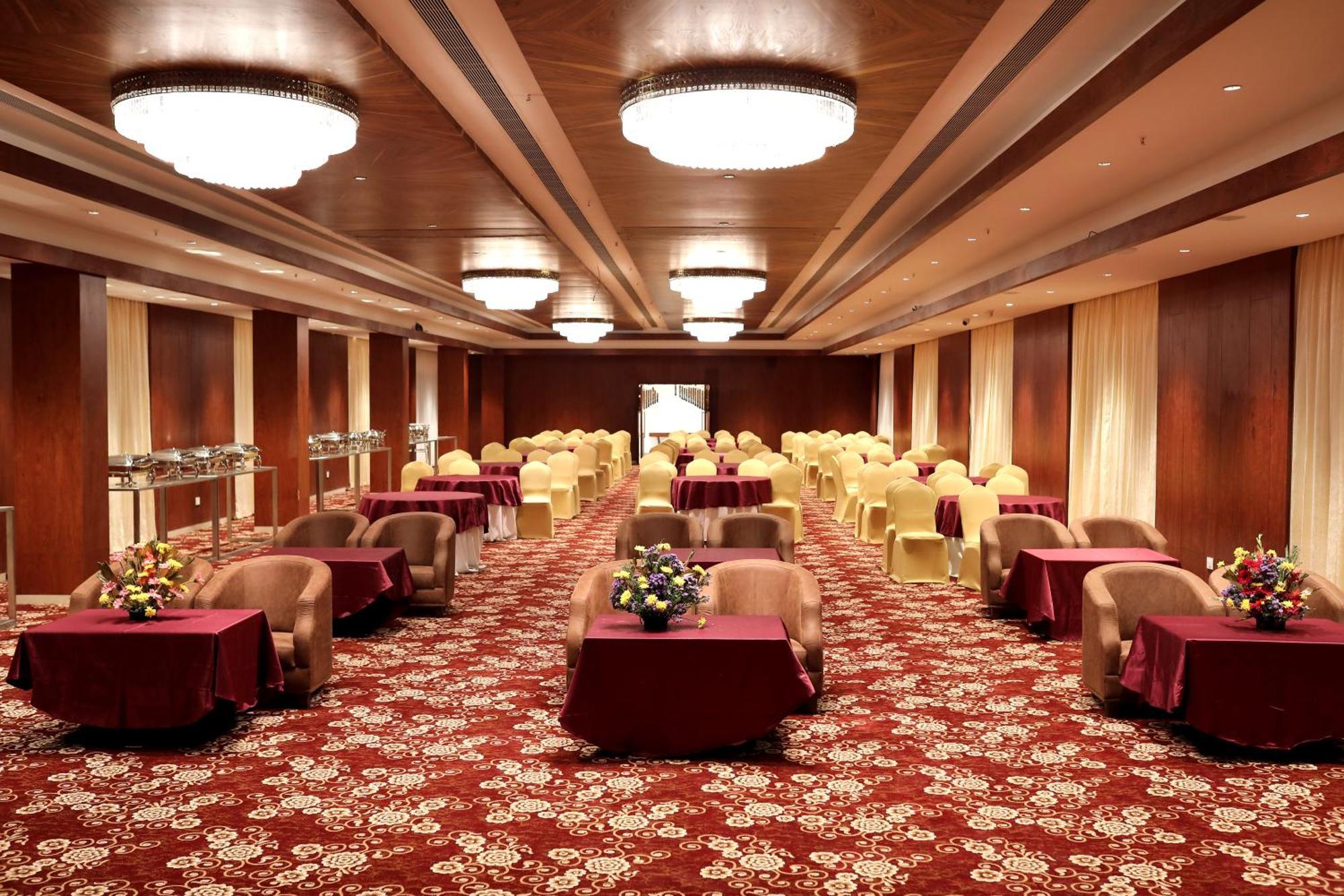 העיר בנגלור Icon Grand Hotel By Bhagini מראה חיצוני תמונה