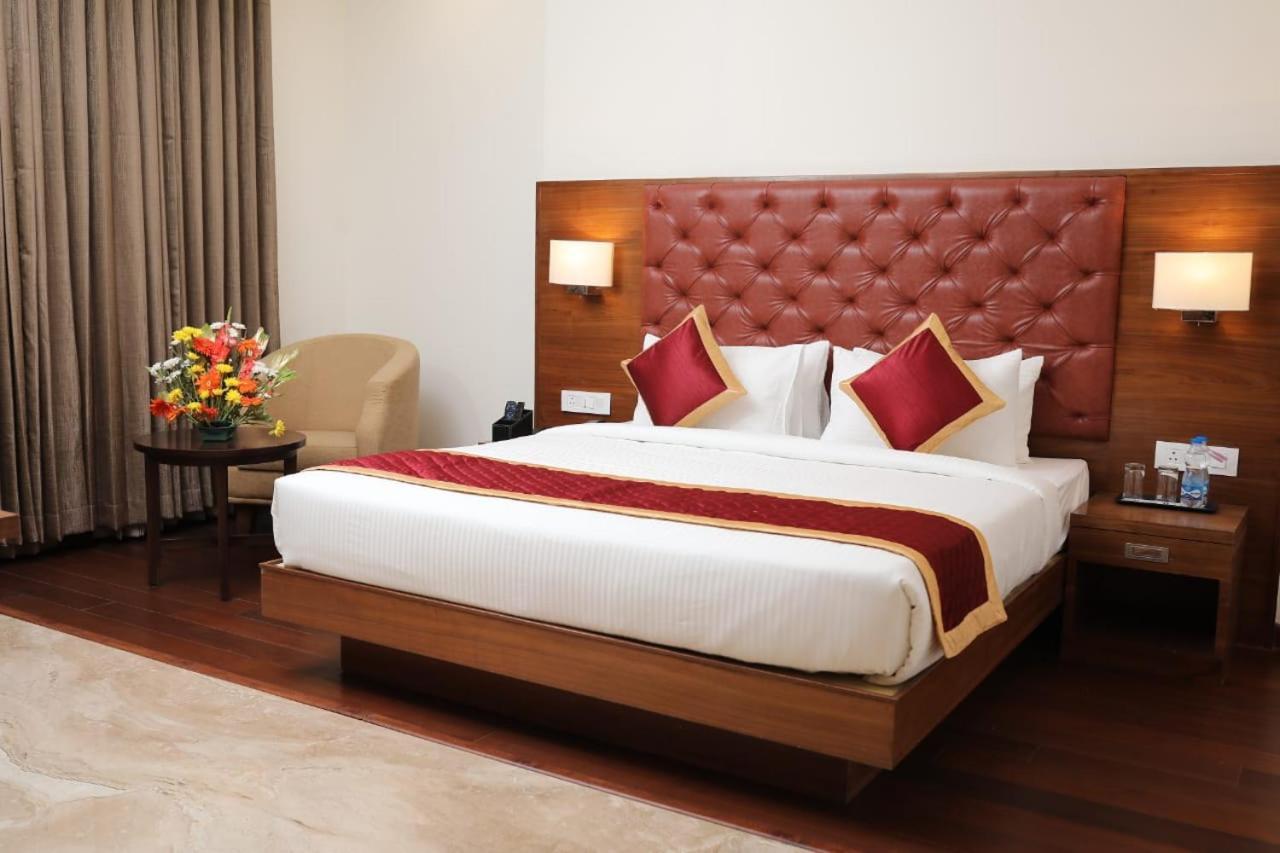 העיר בנגלור Icon Grand Hotel By Bhagini מראה חיצוני תמונה