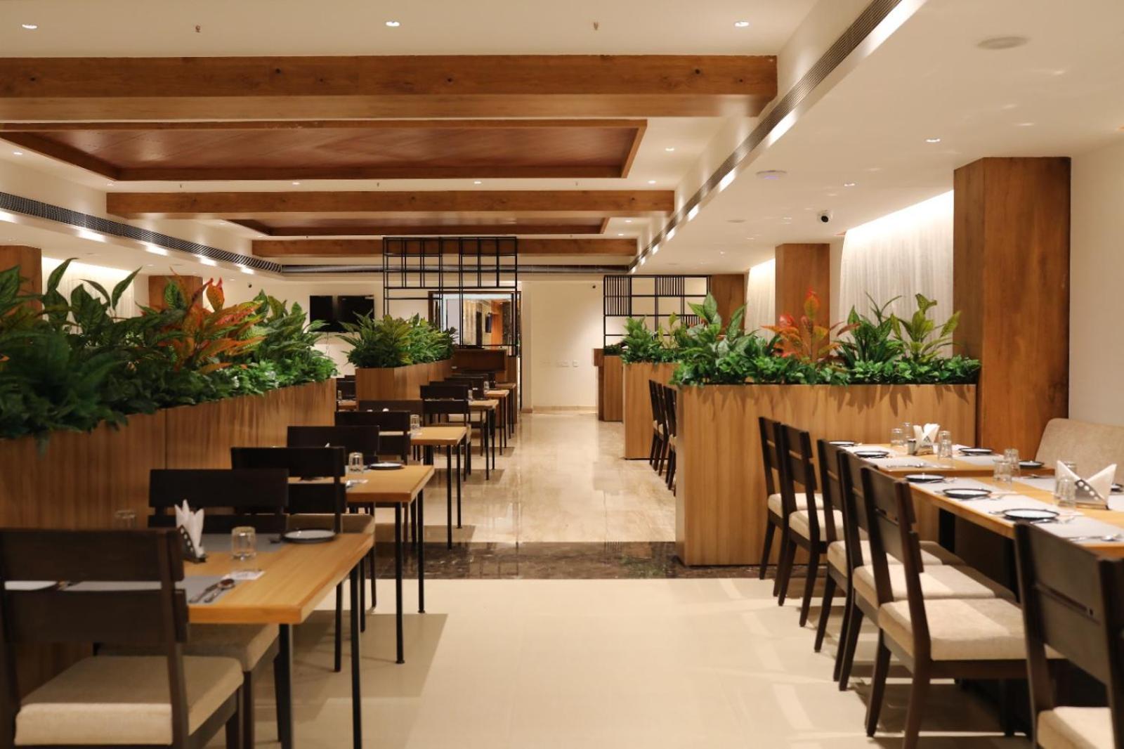 העיר בנגלור Icon Grand Hotel By Bhagini מראה חיצוני תמונה